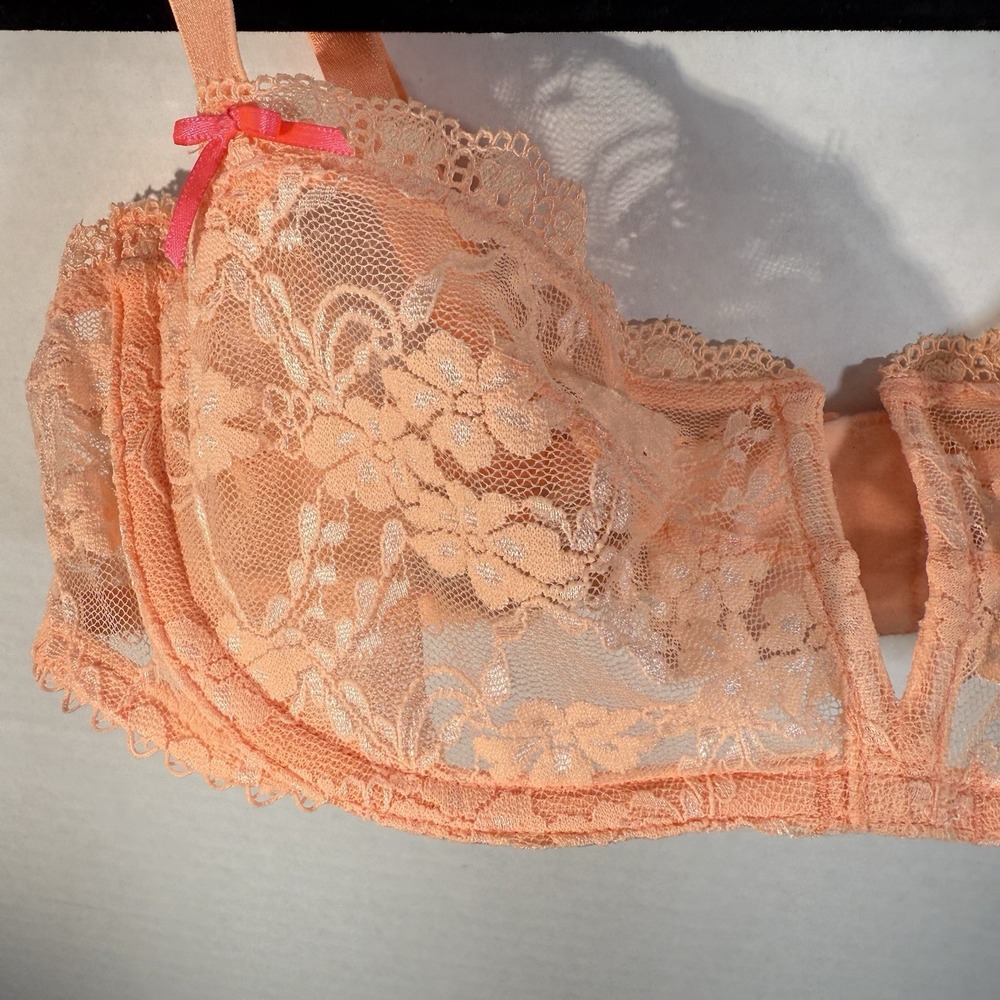 Victoria's Secret Unlined Lace Balconette Bra Apricot Peach Lace V Front 34B EUC - Picture 3 of 11